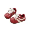 Zapatillas de entrenamiento retro de color bloqueado para niños 2026, zapatillas deportivas para niños y niñas, zapatos planos de otoño, zapatos casuales cómodos de suela blanda
