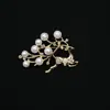 Broche de cervatillo moda broche de alta gama diamantes de imitación hebilla para bufanda de seda anti-deslizamiento accesorios de corsage de cristal joyería de perlas venta al por mayor