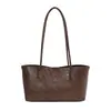 Bolsa de Hombro Única de Alto Valor para Comercio Exterior Nueva Moda Femenina Super Caliente Bolso Tote Retro Gran Capacidad para el Viaje Diario Versátil Bolso de Axila