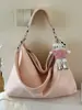 Bolsa de Hombro Cruzada Tote de Diseño de Nicho Exquisito Versátil de Moda de Gama Alta para Viajes de Negocios de Verano 2026