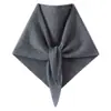 Chal Triangular de Cachemira para Mujer 2026 Otoño Invierno Estilo Nuevo Chal Color Sólido Versátil Cálido Protección para el Cuello Protección contra el Frío Agujero de Aguja Bufanda para el Cuello Hueca