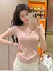 Camiseta de manga corta, cuello en V, hombro derecho para mujer, nuevo diseño verano 2026, con detalles plisados, cintura con cordón, corte ajustado y un estilo moderno que rejuvenece