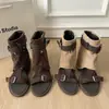 Primer Encuentro: Sandalias Romanas Retro con Pedrería para Mujer que Aumentan la Altura, Nuevo Modelo de Verano 2026, Versátiles para Figuras Pequeñas, Combinadas con Pantalones y Botines