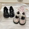 Sapatos Mary Jane Femininos com Laço 2026 Nova Moda Primavera e Outono Sapatos de Couro com Solado Macio Estilo Britânico Sapatos Baixos