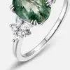 Anillo Cruzado Nuevo Clásico Forma de Huevo Piedra de Musgo Verde Natural Anillo Dedo Índice Agata de Hierba Acuática Incrustado en Garras de Plata S925 Versátil