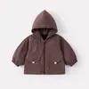 Conjunto de Jaqueta Xadrez Novo para Bebês Meninos - Primavera 2026: Conjunto de Três Peças Estilo Coreano: Cardigan, Camiseta Básica e Calça
