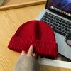 Chapéu vermelho de ano novo feminino outono e inverno grande cabeça wai chapéu de malha quente proteção para orelhas chapéu de lã rosto pequeno pulôver chapéu frio