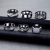 Traje de moda europea y americana para hombre 2024 joyería anillo de acero de titanio punk retro cuadrado para hombre 14 mm moda para estudiantes para hombre al por mayor