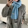 Cachecol de alta qualidade em mistura de lã para mulheres, estilo "old money" atmosférico, perfeito para outono e inverno, valoriza o tom de pele, macio, quente e tricotado, direto do fabricante