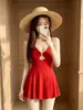 Novo maiô 2026, peça única, valoriza a silhueta, cor sólida, gola halter, design vazado, decote V profundo, sexy, disfarça a barriga, modelador, conservador, maiô estilo saia