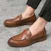 Mocasines retro modernos de talla grande para hombre transfronterizos, nuevos zapatos formales de cuero transpirables para negocios casuales para todas las estaciones