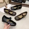 Zapatos Mary Jane para mujer en un estilo suave y de color claro, nuevo modelo de otoño 2026, punta cuadrada de cuero, estilo suave para usar en viajes