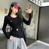 Camiseta base de manga larga ajustada, suave y acogedora, para otoño-invierno, con cuello redondo, elástica, bordada con cruz, a la moda para mujer