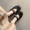 Sapatos Femininos de Couro Pretos Elegantes e Versáteis de Salto Baixo, Novo Estilo Primavera e Outono, Sapatilhas de Bico Redondo com Tachas de Salto Baixo para o Dia a Dia