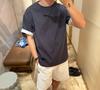 Diseño Sense Dobladillo con Puño Enrollado Camiseta Holgada de Cuello Redondo y Manga Corta para Hombre Top de Verano Costuras Modernas Camiseta de Media Manga