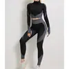 Conjunto de Roupa de Yoga Sem Costura Europeia e Americana Cuidadosamente Selecionado para Mulheres, Novo Conjunto de Três Peças Elástico para Fitness Esportivo de Outono e Inverno Levanta Bumbum