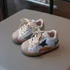 Zapatillas de entrenamiento alemanas de suela blanda para niñas, nuevas zapatillas deportivas casual versátiles para otoño 2026 para niñas, zapatillas para niños