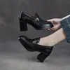 Zapatos de mujer retro de cuero genuino con tacón de bloque metálico Camelia 2026 otoño nuevo mocasines sin cordones zapatos pequeños de cuero
