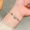 Pulsera de Diamantes Micro-incrustados de Lujo Ligero y Sensación de Alta Gama para Mujer, Pulsera Sencilla de Moda de Acero de Titanio que no se Decolora, para Pareja, Combinable con Todo, Primera Joya