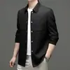 Fornecimento exclusivo transfronteiriço de novos casacos trench masculinos para primavera e outono, estilo business casual com gola reversível e botões ocultos, casaco de comprimento médio para homens
