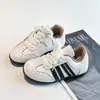 Zapatillas de Entrenamiento Alemanas Retro para Niñas 2026 Nuevo Otoño Súper Calientes Zapatos Forrest Gump Suela Suave Zapatos Deportivos Zapatos Casuales para Niños Modernos