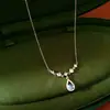 Colar de Pérolas com Pingente de Cristal Colorido de Verão para Mulheres, Corrente de Clavícula Versátil de Luxo Leve, Acessório Versátil Estilo Ins