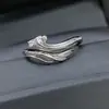 Anel Versa com linhas geométricas cruzadas e design de nicho, banhado a ouro, com zircônia microincrustada, pulseira minimalista enrolada de personalidade