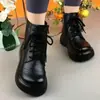 Botas Curtas de Solado Grosso Estilo Explosivo Estilo Britânico Novidade Outono/Inverno 2026 Com Pelúcia Extra Grossa Quente Plataforma Botas Martin Botas de Algodão com Solado Macio