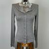 Coreia do Sul Dongdaemun Novo Produto Embeleza o Corpo ~ Camiseta Cardigan Corporal Mostrada com Gola de Cisne Suave e Confortável