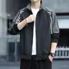 Chamarra de Tres Rayas para Pareja Nueva Moda Casual Primavera y Otoño Bloque de Color Patchwork Cuello Alto Deportiva Holgada Ropa Exterior Hombre