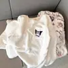 Pijama de Flanela Outono e Inverno Feminino Gola Redonda Coral Fleece Fofo Revestido de Lã Espessado Conjunto de Duas Peças Roupas de Casa