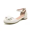 Sandalias de punta cerrada estilo nuevo 2024 lazo tacón bajo tacón grueso hueco zapatos de mujer talla 28-43 zapatos para padres zapatos para niños