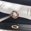 Anel de Pérola de Água Doce Natural Zhuji Vermelho de Ano Novo Estilo Francês Ninho de Pássaro Zircônia Microincrustada Anel Aberto Ajustável Joias Atacado Feminino