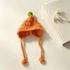 Muñeca Linda Bola Esponjosa Gorro Mini Corbata Tejido a Mano Hilo de Ganchillo Pasamontañas Dibujos Animados Decoración de Muñeca DIY