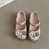 Lenço de Cabeça com Decoração de Flores Chinelos Femininos 2026 Verão Estilo Fofo Sola Grossa Antiderrapante Calce Fácil Menina Cor Sólida Chinelos de Casa
