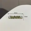 Acessórios Simples de Liga de Alfabeto Inglês Temperamento Ins Celebridade da Internet Presilha Roupas Capa de Celular Acessórios Joias de Diamante