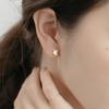 Pendientes pequeños de estrella de plata S999 con diseño de temperamento simple, con clavos de oreja y botón de tornillo, joyería de plata al por mayor