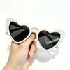 Nuevas Gafas de Sol Vintage con Perlas, Personalidad, Forma de Corazón para Hombres y Mujeres, Estilo Callejero para Fiestas, Gafas de Sol para Influencers, 2025