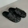 Novas Mules Casuais Confortáveis Pretas Redondas Tecidas Slip-On para Mulheres 2026, Apresentando um Estilo Relaxado e Casual