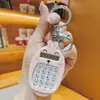 Llavero creativo de calculadora de conejo, llavero de oso lindo, colgante para bolsa portátil de estudiante, máquina de garra, regalo pequeño