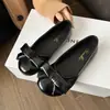 Elegantes y modernos zapatos Mary Jane para mujer con lazo y punta fina, perfectos para combinar con vestidos de la colección de otoño 2026