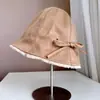 Sombrero de Pescador de Terciopelo de Piel de Oveja Liso y Elegante Estilo Japonés para Mujer, Otoño e Invierno, Forro de Felpa, Espeso y Cálido, Sombrero de Cubo con Lazo de Cordón