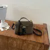 Bolsa de camurça de nicho para mulheres, nova coleção de outono 2026, bolsa tote e crossbody retrô e versátil, bolsa tipo caixa de alta qualidade