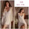 Lindo e sexy robe de dormir com decote V profundo, bojos, costas cruzadas, detalhes em renda e laço, roupa de casa XK5639