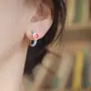 Lleno de Vibras Retro~ Aretes Rojos de Angora con Diseño Único, Estilo Hong Kong, No Requieren Perforación, Estilo Hepburn