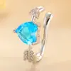 Dulce, Fresco, Exquisito, Compacto, de Nicho y Versátil, Clip Brillante de Zirconia para Oreja Perforada de Flecha Directa al Corazón para Mujeres Clip sin Perforación en el Hueso de la Oreja
