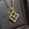 Encaje Cepillado V Oro Luz de Lujo Nicho Collar Pendientes Cadena para Clavícula Buchi Versión Alta Estilo de Corte Trébol de Cuatro Hojas Doble Cara