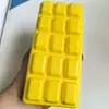 Brinquedo Squishy de Chocolate com Rebound Lento para Alívio de Estresse, Macio e Amassável com Textura de Lama, Sensação de Chupar Dedo para Crianças e Meninas