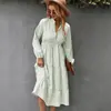 Otoño e invierno 2022 Vestido nuevo de costuras a rayas temperamento jersey de oficina cintura alta gasa falda larga damas