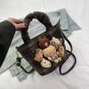 Bolso de Lana de Nicho Súper Popular para Mujer 2026 Nuevo Otoño e Invierno Versátil Bolso Cruzado Bolso de Mano de Moda Bolso Cubo a Cuadros